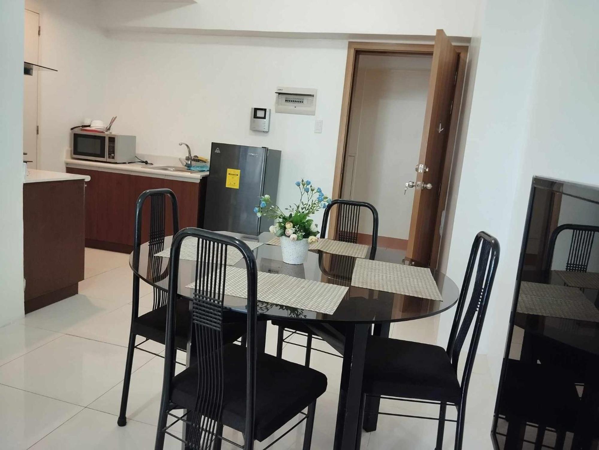 Roxas Blvd Stunning Studio Condo Near Us Embassy Манила Экстерьер фото